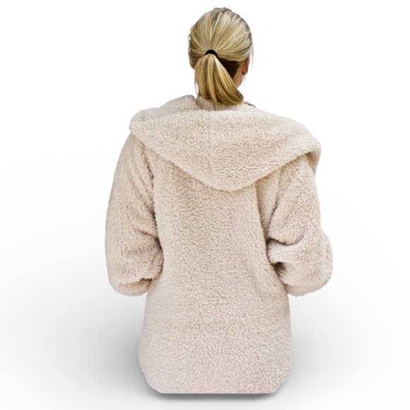 Ashley By 26 International Cream Hooded Teddy Bear Jacket - Picture 2 of 8